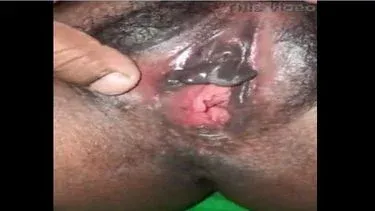 Desi sex mms An attractive Tamil housewife's hairy pussy