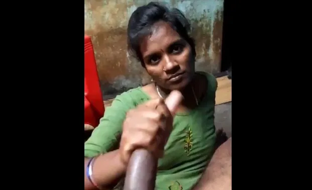 New desi sex Xxx hindi Tamil Girl Giving handjob and blowjob