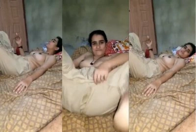 Nude Lady Smokes, Shows in Dehat Style