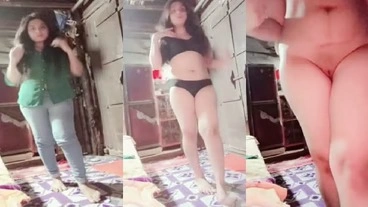 Sexy Girlfriend Shows Body in Desi Fsiblog