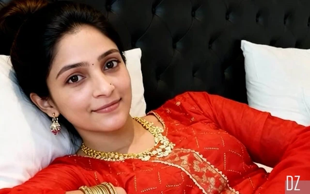 Cute Desi Bhabi Cheated Her Husband and Fucked with Ex in Hotel