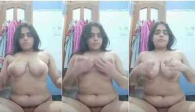 Desi Teen girl Online her Boobs